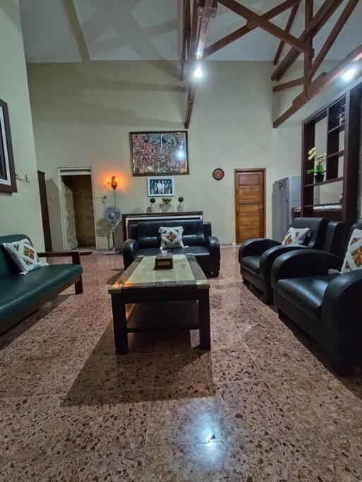 Niki Mawon Homestay Kejayan Extérieur photo
